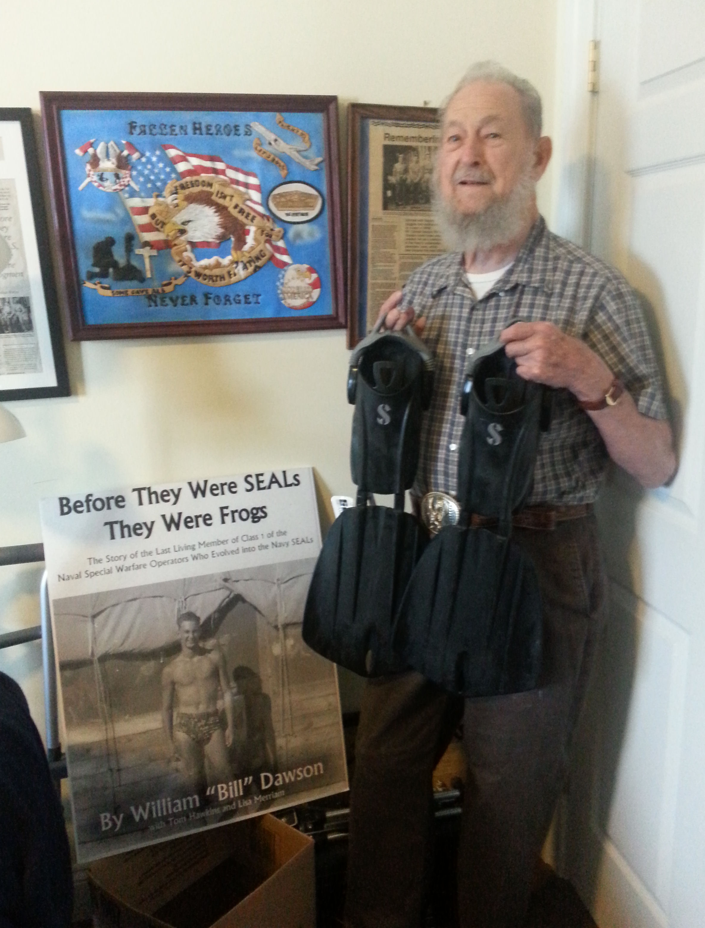 Bill Dawson Meets with Some Special SEALs - Phoca Press